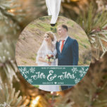 Ornamento Newlyweds 1rua de Natal Sr. & Sra. Snowflake Foto<br><div class="desc">Celebre seu primeiro Natal como Sr. E a Sra. com esta decoração de fotos. Personalize facilmente o texto e mude a foto para criar uma memória que durará para sempre.</div>