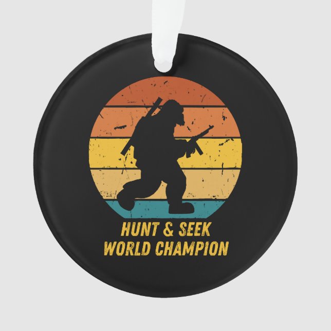 Ornamento O Pé Grande Não Quer Esconder-Se E Procurar Mais A (Frente)