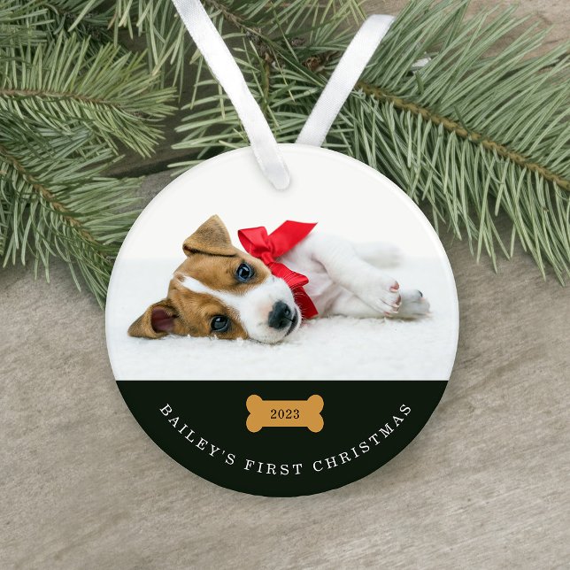 Ornamento O seu cachorro é o primeiro Natal | Carvão com fot (This cute, holiday ornament features two photos of your dog and is the perfect puppy keepsake)