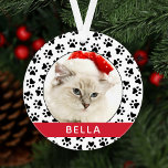 Ornamento Pet Paw Imprime Foto de Nome de Cat Personalizado<br><div class="desc">Personalize este design de Enfeites de natal de impressão de pata de na moda com seu nome de gato (ou cão) de estimação e uma foto favorita de seu membro peludo da família. O plano de fundo inclui um padrão moderno preto e branco de pata de estimação com uma faixa...</div>