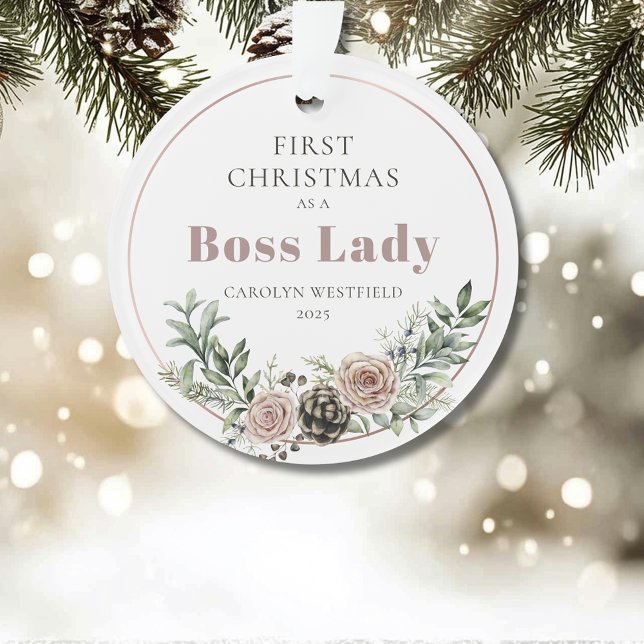 Ornamento Primeiro Natal como uma Dama Chefe Nome Ano (First Christmas as a Boss Lady Name Year Acrylic Ornament)