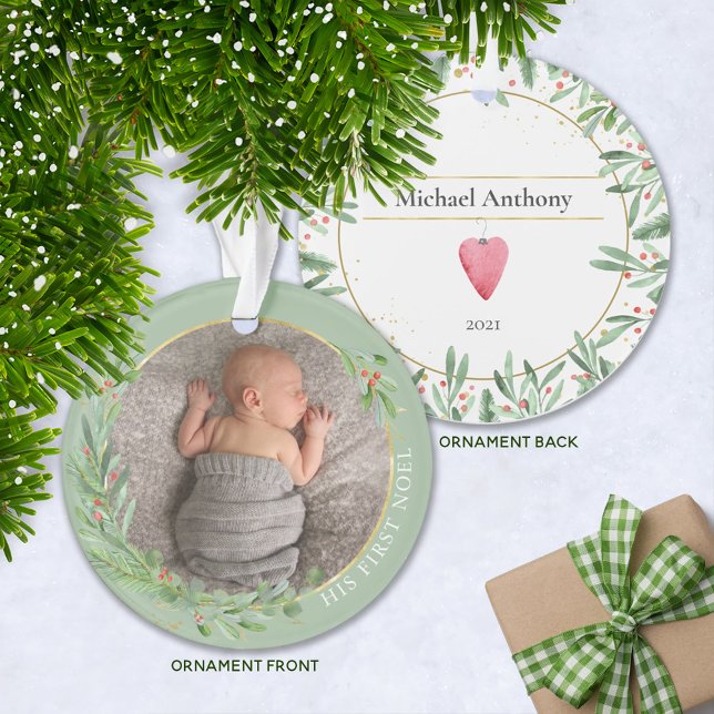 Ornamento Sage "First Noel" Foto de Natal Greenery Baby (Criador carregado)
