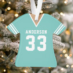 Ornamento Teal Football Jersey Personalizado<br><div class="desc">Celebrar sua estrela de futebol com esta personalizada camisa de futebol teal. Perfeito para comemorar uma estação especial,  jogador ou equipe. Personalize-o com um nome e número para criar uma manutenção exclusiva.</div>
