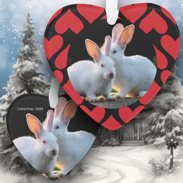 Ornamento Two White Rabbits with Red Hearts Holiday (Criador carregado)