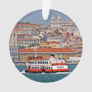 Ornamento Vista de Lisboa com o velho ferry no rio Tagus