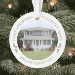 Ornamento Watercolor Holly New Home First Xmas House 2 Foto<br><div class="desc">Celebre a alegria de seu novo lugar com uma foto personalizada "Primeiro Natal em nossa Nova Casa", cor d'água, enfeite, enfeite, acrílico. Palavras e imagens neste modelo são simples de personalizar, e podem ser diferentes ou iguais em frente e atrás. (DICAS DE IMAGEM e DESIGN DE TEXTO: 1) Para ajustar...</div>