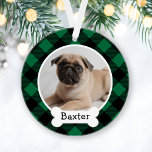 Ornamento Xadrez de Buffalo Verde Foto Personalizada De Pet<br><div class="desc">Personalize este design de ornamento de xadrez verde e preto festivo para verificação de búfalos com uma foto do seu cachorro com o primeiro nome no nome do monograma do cão. Um presente de excelente para amantes de cachorros, para celebrar o primeiro Natal de um filhote ou para estimar a...</div>