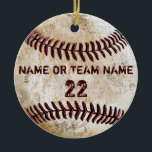 Ornamentos personalizados de beisebol em equipe<br><div class="desc">4 Caixas de Texto para Ornamentos Personalizados Vintage Baseball para Equipes ou Jogadores. Clique na minúscula palavra "Mais" para ver todas as 4 modelos de caixa de texto a serem digitadas em NAME, Jersey NUMBER, TEAM Name ou Initials ou Your Text. Exclua todo ou qualquer texto. Personalize UM adorno de...</div>