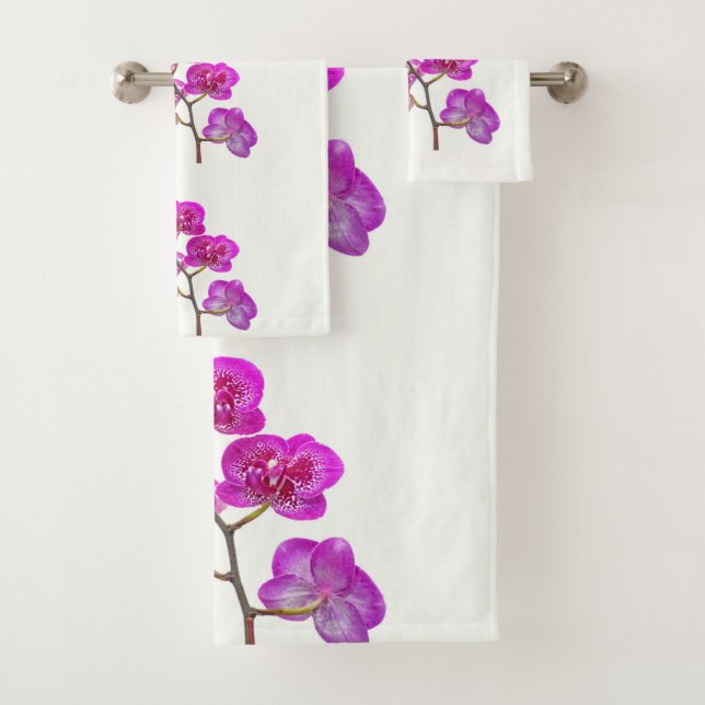 Orquídeas no conjunto de toalhas de fundo claro (Insitu)