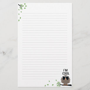 Os artigos de papelaria alinhados de um gajo