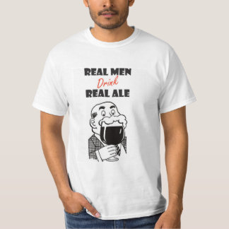 Os homens reais bebem a camiseta real da cerveja