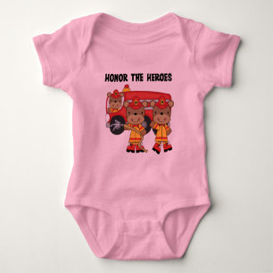 Os sapadores-bombeiros honram o camiseta e os
