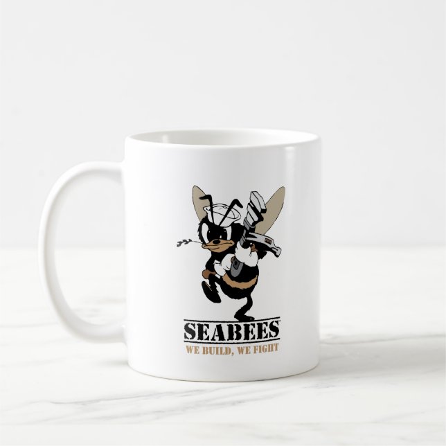 Os Seabees que nós nos construímos lutam a caneca (Esquerda)