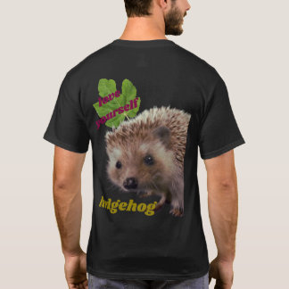 ouriço real numa t-shirt