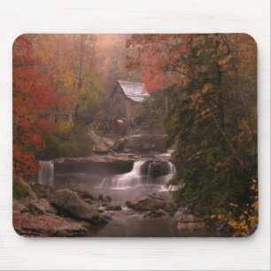 Outono nas madeiras Mousepad