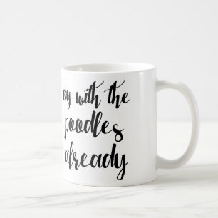 Oy com a caneca das caniches