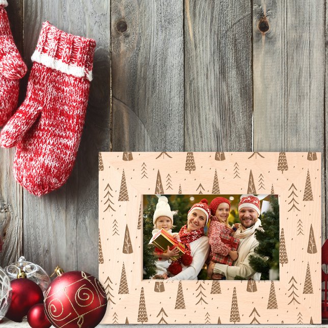 Padrão de Árvore de Natal Whimsical (The perfect frame for sharing special holiday moments.
)