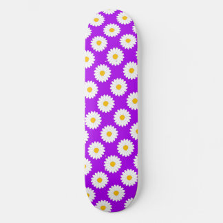 Padrão de Flor de Daisy Nebulosa Skateboard Roxo