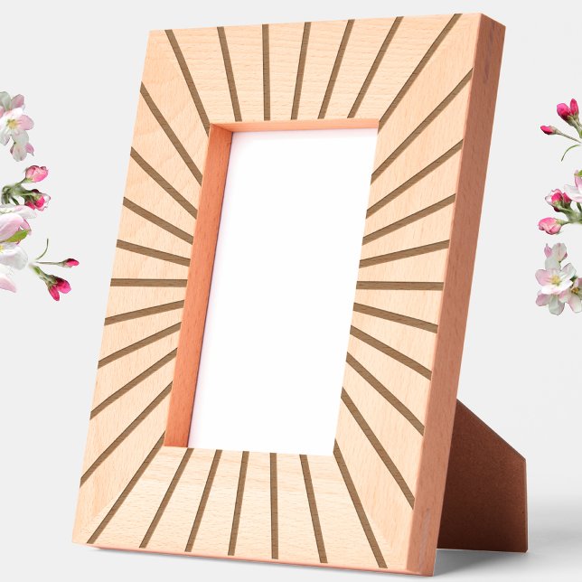 Padrão Simples de Raio de Sol Gráfico (Simple geometric sun ray pattern etched wooden photo frame)
