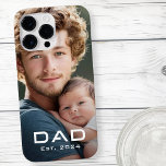 Pai moderno ano do dia de os pais nova foto do beb<br><div class="desc">quebra-cabeça de capa de telefone com sua foto e o texto "Pai" em uma fonte moderna,  com o ano mais abaixo como uma camada branca.</div>