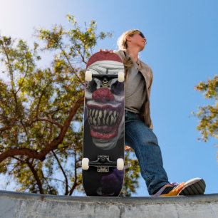 Palhaço de mau assustador skate