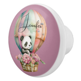 Panda giro em um balão de ar quente em forma de bg