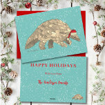 Pangolin, Orçamento de Natal Personalizado<br><div class="desc">Cartão de férias personalizado de pangolin de natal bonito. Está nevando e Papais noeis, pangolina está aqui. A pangolina é uma espécie gravemente ameaçada devido ao tráfico ilegal de animais. Aqui está uma chance de destacar este doce muito raro no Natal. Esta pangolina festiva em matizes marrons mostra a intrincada...</div>