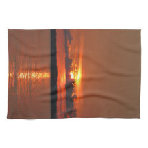 Por do sol do Vermilion do lago