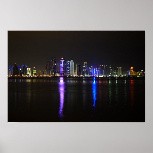 Panorama de Doha, Qatar à noite poster (Frente)