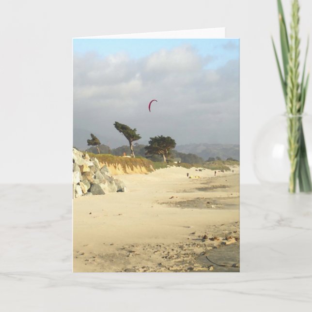 Papagaio e nuvens vermelhos, cartão de Half Moon (Frente)