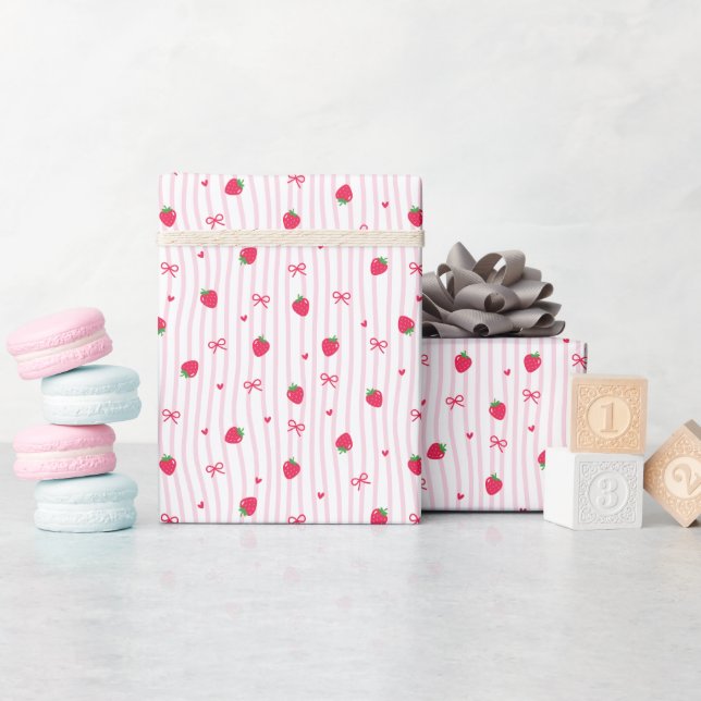 Papel de embrulho com padrão de morango rosa doce  (Chá de bebê)