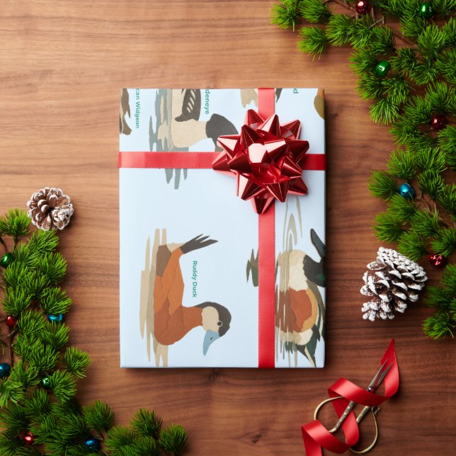Papel de embrulho com padrão de patos em fundo azu (Presente de Natal)