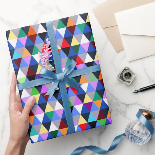 Papel de embrulho com padrão geométrico colorido (Presentear)