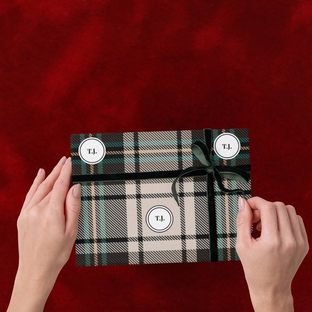 Papel de embrulho de Natal Clássico Monograma Xadr (Christmas Wrapping Paper Monogram Plaid Custom Name)
