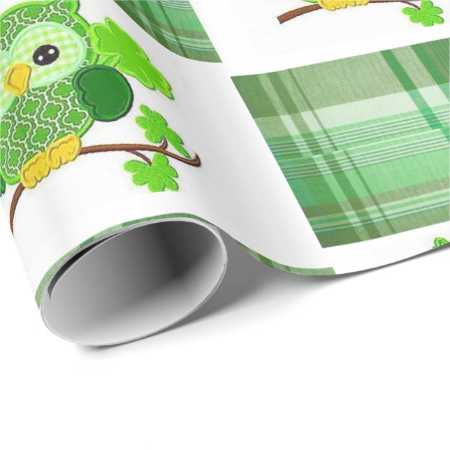Papel de embrulho do dia de São Patrício em forma  (Ponta do rolo)
