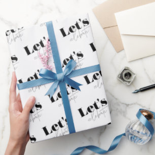 Papel de embrulho elegante para celebrar aniversár