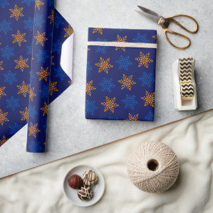 Papel de embrulho em flocos de neve de Natal azul-