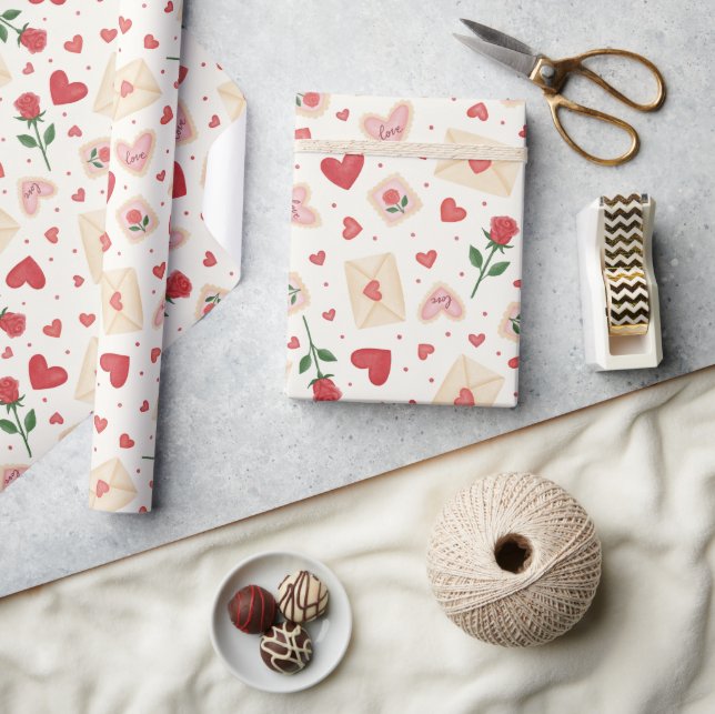 Papel de embrulho em rolo Rosas Corações e Cartas  (Artesanato)