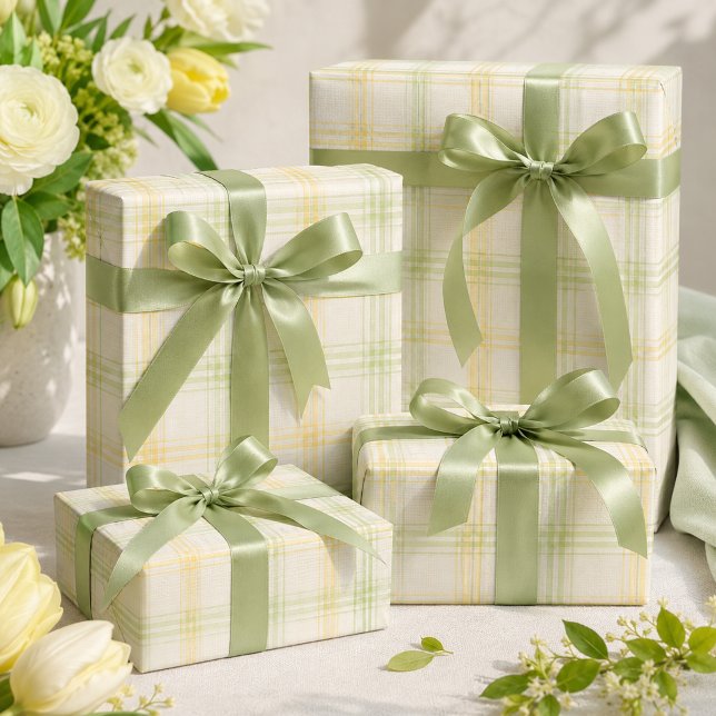 Papel de embrulho | Papel de presente Luxo Xadrez  (Pastel yellow plaid gifts with shiny sage ribbons, styled for elegant spring and everyday gifting.)
