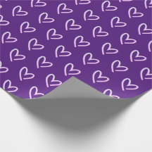 Papel de embrulho roxo do coração de amor