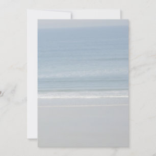 Papel de fundo para o oceano vazio e a praia