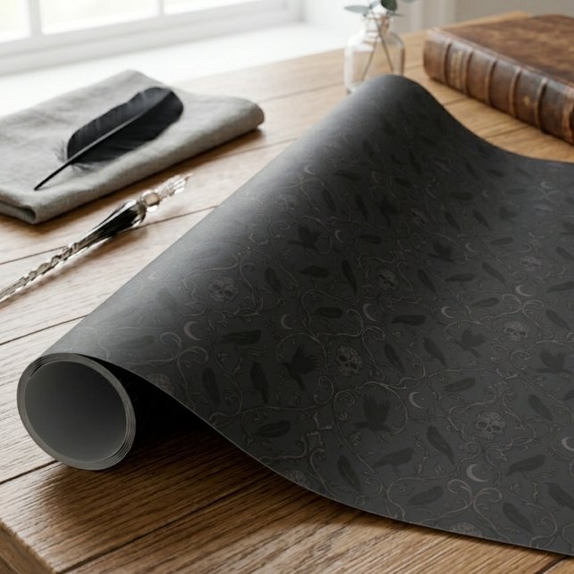 Papel De Presente Academia Sombria Gótica Crânio de Corvo Damasco (Check out this moody raven wrapping paper for your best friend's birthday gift!)