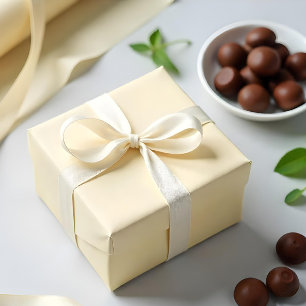 Papel De Presente Amarelo Pastel #FAF4D4