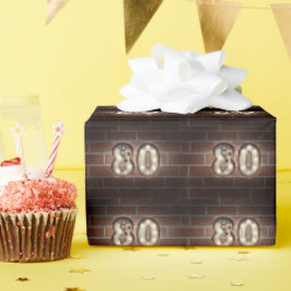 Papel De Presente Aniversário Da 80 De Iluminação No Tijolo