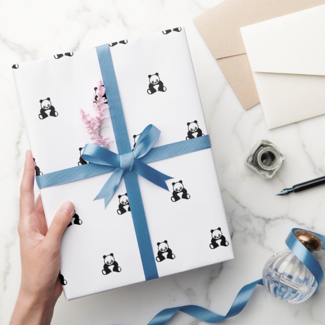 Papel De Presente Aniversário de bebê panda preto limpo simples (Presentear)