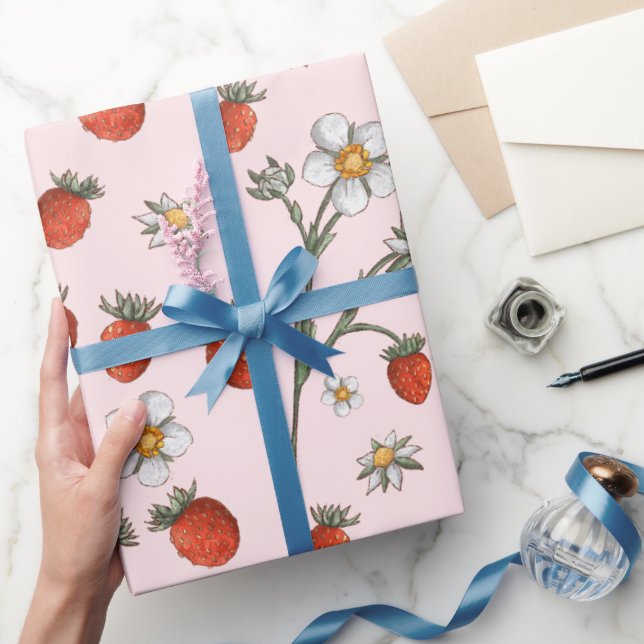 Papel De Presente Aniversário Doce de Morango Floral (Presentear)