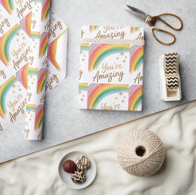 Papel De Presente Arco-íris com Glitter Dourado e Texto "Você é Incr (Artesanato)