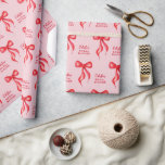 Papel De Presente Arco Vermelho Cor-de-Rosa Chá de panela Personaliz<br><div class="desc">Papel de enrolamento personalizado do Chá de panela,  cor-de-rosa,  do Arco vermelho. Perfeito para os temas da festa "Ela é casando". Personalize com o nome e o evento da noiva. © Kimbellish,  LLC</div>