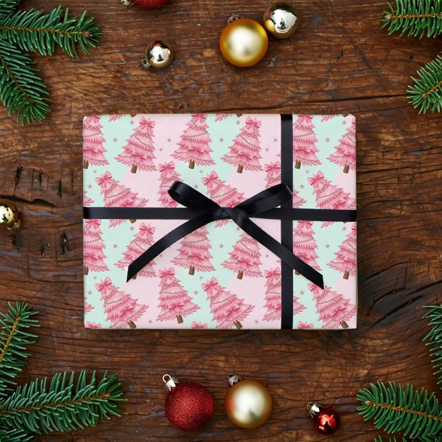 Papel De Presente Árvores de Natal rosa decoradas com laços. (Criador carregado)
