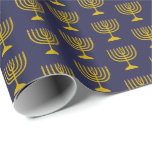 Papel De Presente Azul Escuro Elegante | Hanukkah | MENORAH<br><div class="desc">Elegante e escuro,  azul-da-meia-noite,  Papel de embrulho MENORAH,  mostrando com uma falsa menorah dourada em um padrão ladrilhado. Este é um design minimalista,  simples,  elegante,  especialmente adequado para o show ou artesanatos de Chanucá.</div>